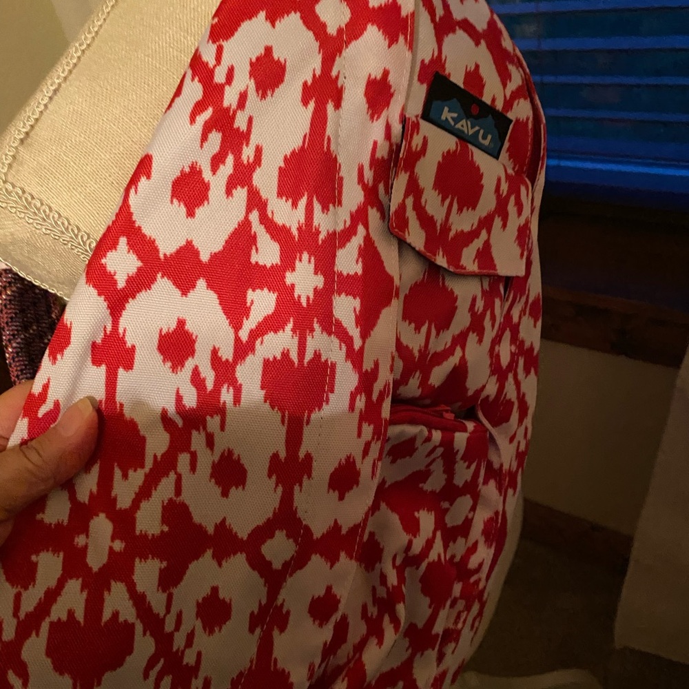 Kava rope bag in hot pink and white pattern, this comfortable and colorful.